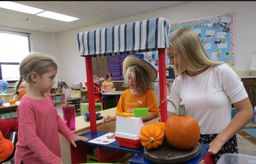 Southwest Chicago Chrisitian School - student teacher gaining experience with an elementary school class