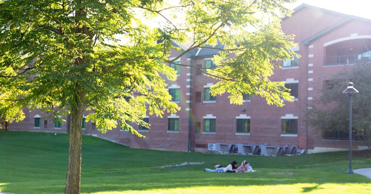 Students enjoying the warm weather in spring on campus